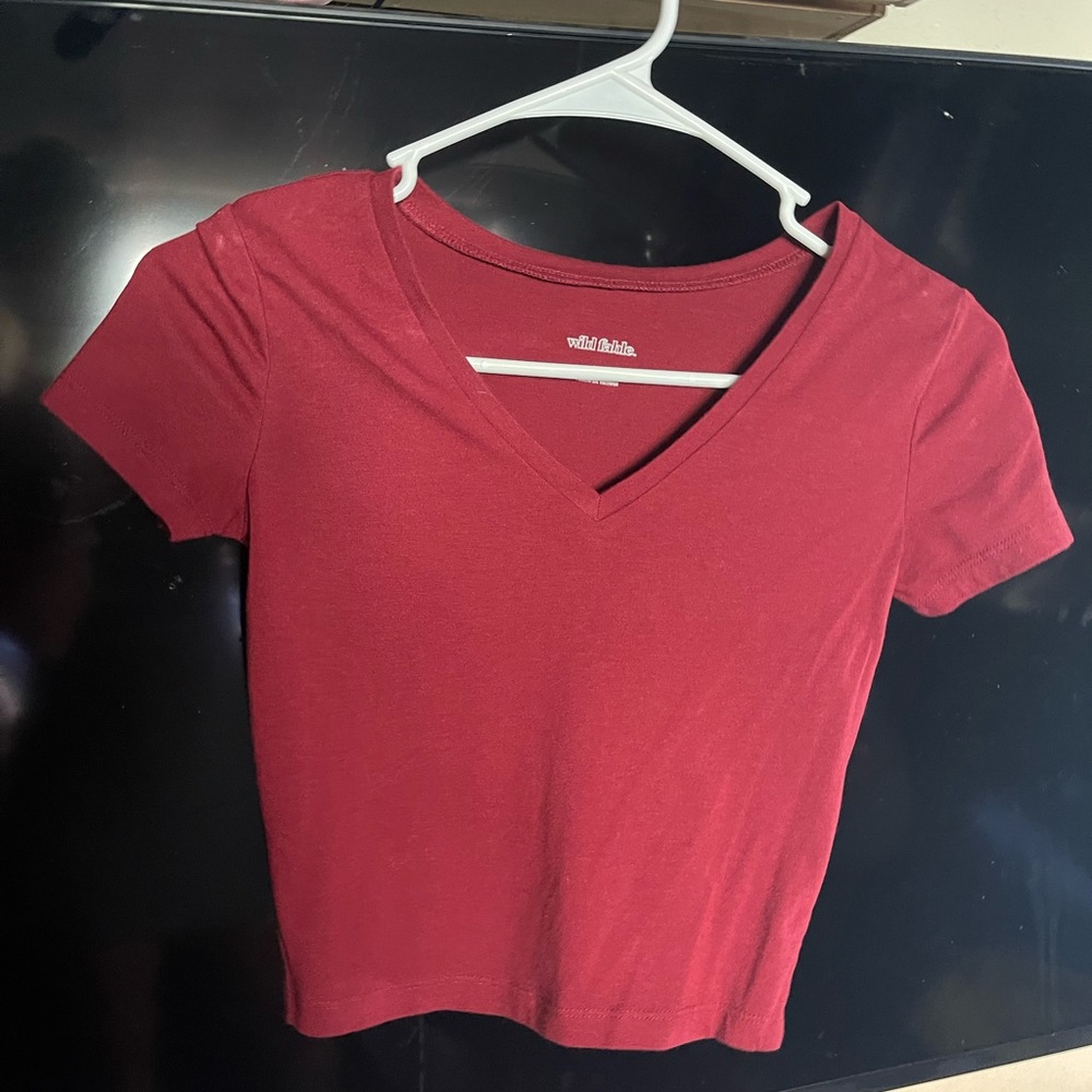 Burgundy crop tee